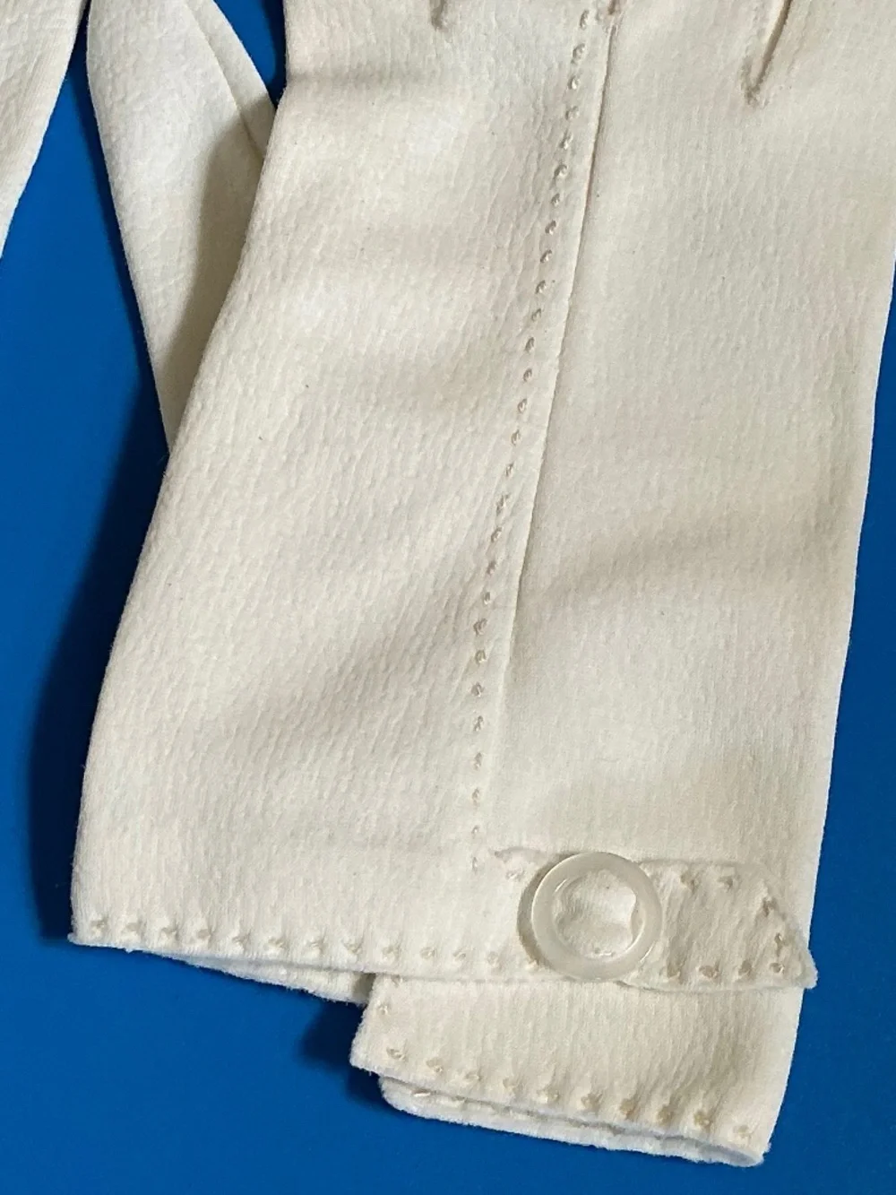 Vintage 1950s Hansen Formal Wrist Ivory Gloves Size 7 Mid Century